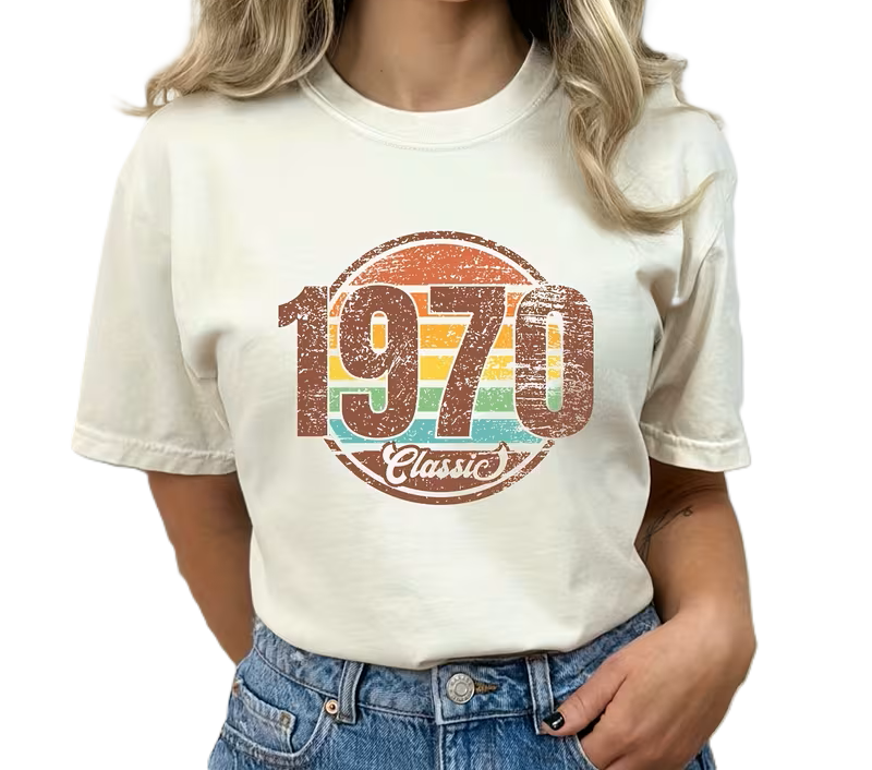 1970 Classic – Retro Sunset Stripe Vintage Tee