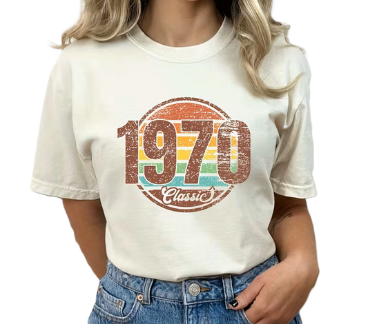 1970 Classic – Retro Sunset Stripe Vintage Tee